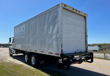 Image for Volvo VED 28' Box Truck, 2003