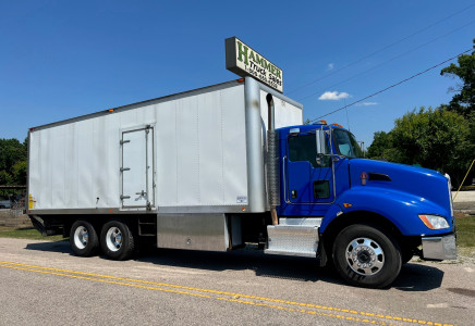 Image for Kenworth T-400 Tandem Axle 26' Box Truck, 2015
