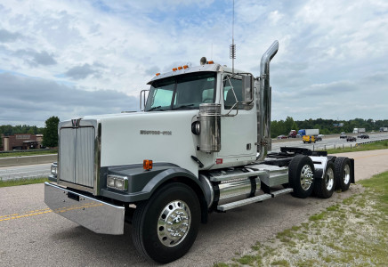 Image for Western Star 4900 Tri-Axle Daycab, 2007
