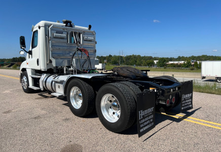 Image for Freightliner Cascadia Tandem Axle Daycab, 2015