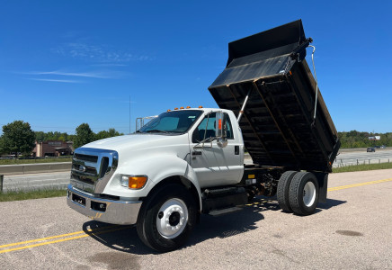 Image for Ford F-650 10' Dump Truck, 2015