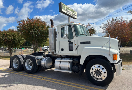 Image for Mack CHU613 Tandem Axle Daycab, 2010