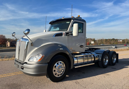 Image for Kenworth T680 Tandem Axle Daycab, 2014
