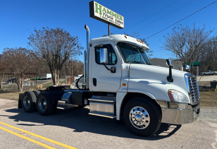 Image for Freightliner Cascadia Tandem Axle Daycab, 2016