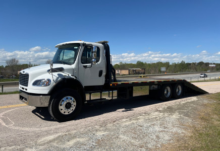 Image for Freightliner M2 29' Century Hydraulic Tail, 2014