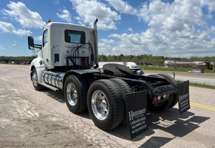Image for Kenworth T680 Tandem Axle Daycab, 2015