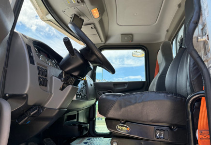 Image for Peterbilt 348 29' Century Hydraulic Tail Truck, 2015