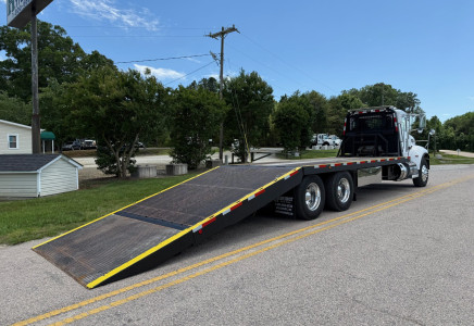 Image for Peterbilt 348 29' Century Hydraulic Tail Truck, 2015
