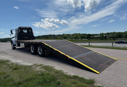 Image for Peterbilt 348 29' Century Hydraulic Tail Truck, 2015