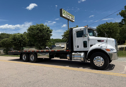 Image for Peterbilt 348 29' Century Hydraulic Tail Truck, 2015