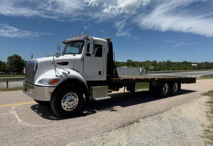 Image for Peterbilt 348 29' Century Hydraulic Tail Truck, 2015