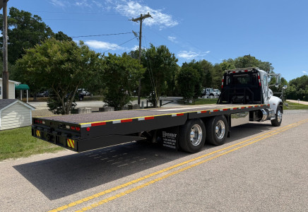 Image for Peterbilt 348 29' Century Hydraulic Tail Truck, 2015