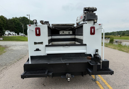 Image for Ford F-550 4x4 Lube/Utility/Service Truck w/ #3,200lb Crane, 2019