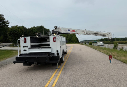 Image for Ford F-550 4x4 Lube/Utility/Service Truck w/ #3,200lb Crane, 2019