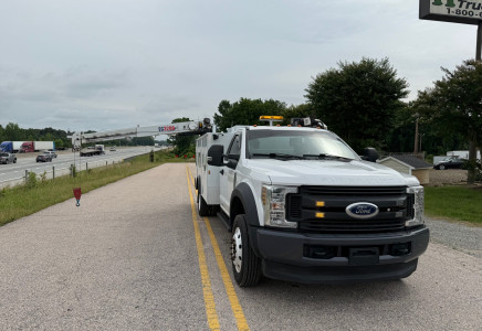 Image for Ford F-550 4x4 Lube/Utility/Service Truck w/ #3,200lb Crane, 2019