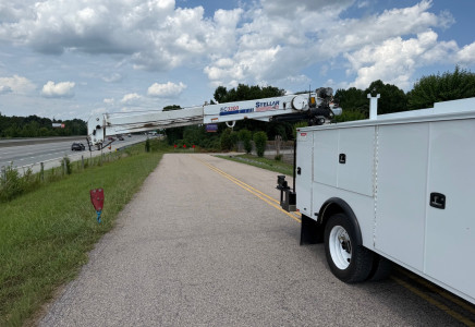 Image for Ford F-550 4x4 11' Utility/Lube/Service Truck w/ Crane, 2019
