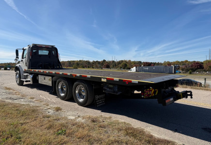 Image for Freightliner M2 28' Century Rollback, 2020