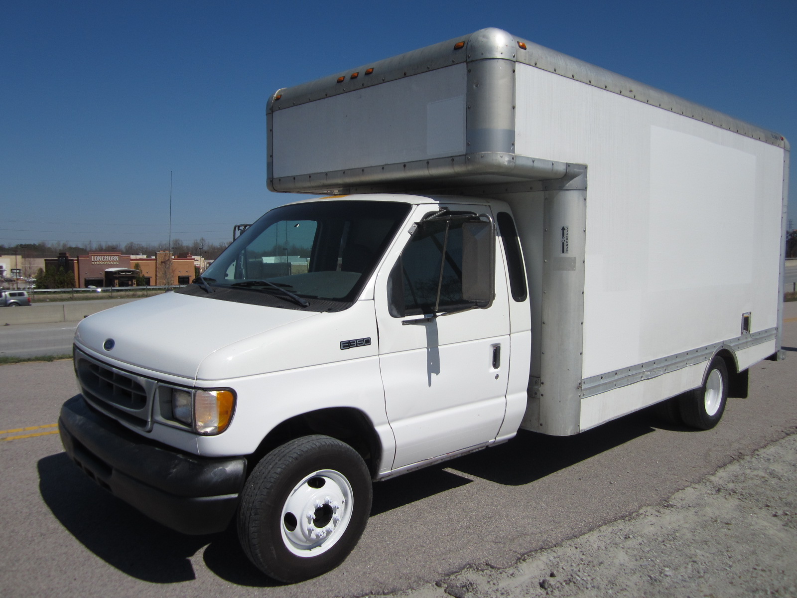 2002 Ford e350 cube van #7