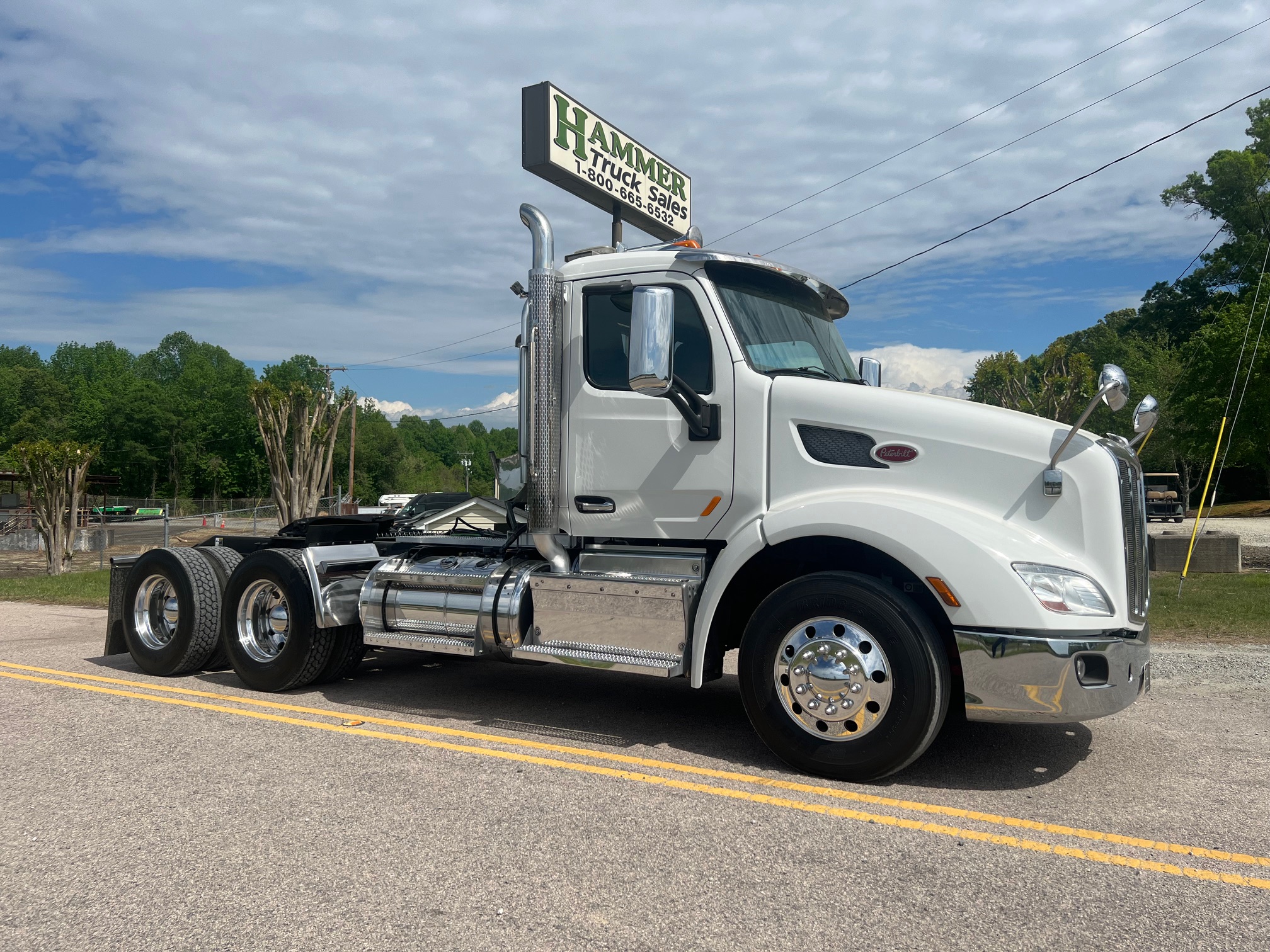 Peterbilt 579 Tandem Axle Daycab, 2016 Used Commercial Work Trucks